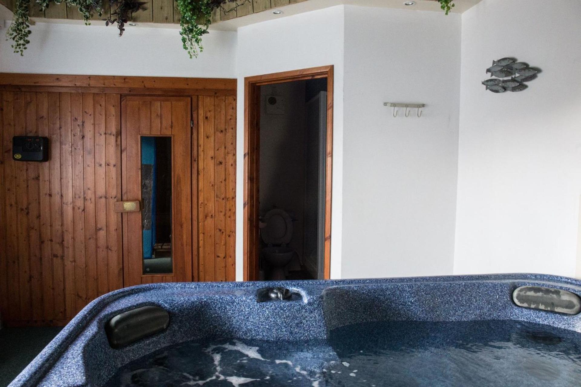 The Tack Room Hartland Exterior photo